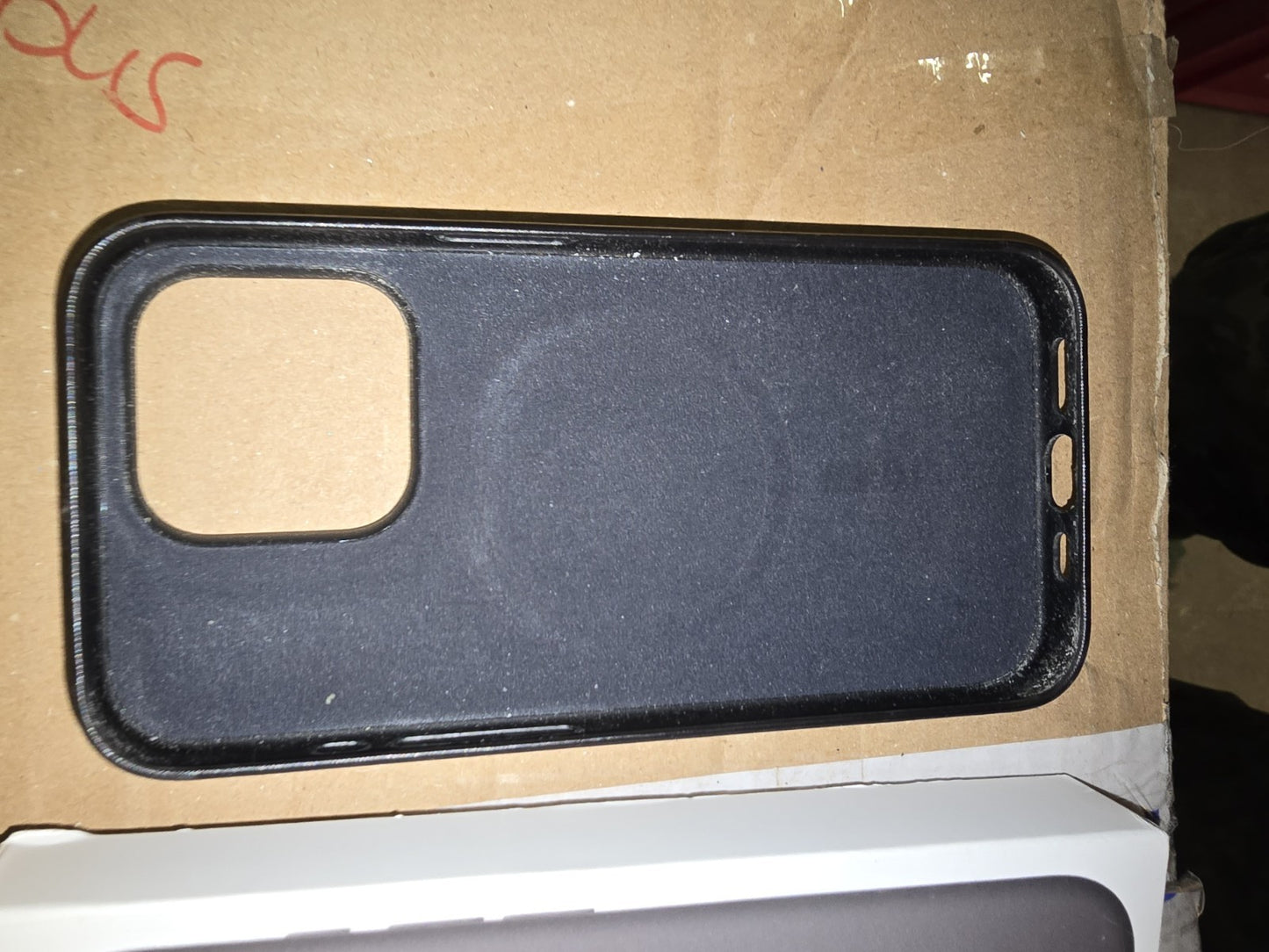 Stoßfeste Silikonhülle für iPhone 16 Pro