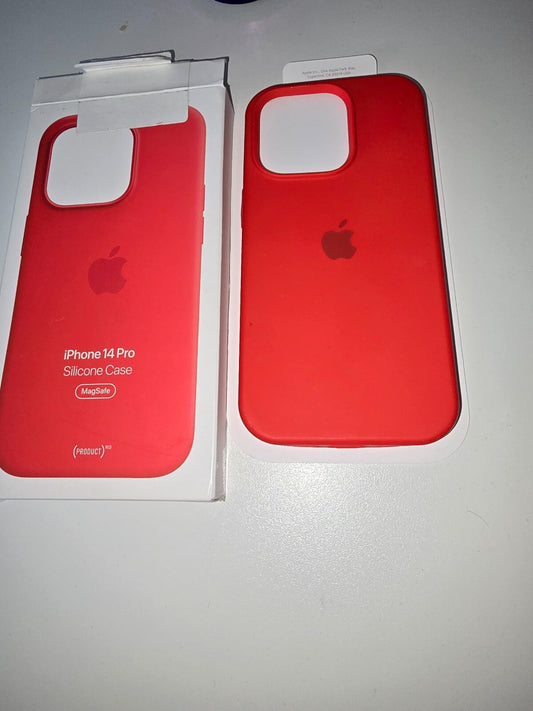 Apple iPhone 14 Pro Silikon Case mit MagSafe  Produkt ROT