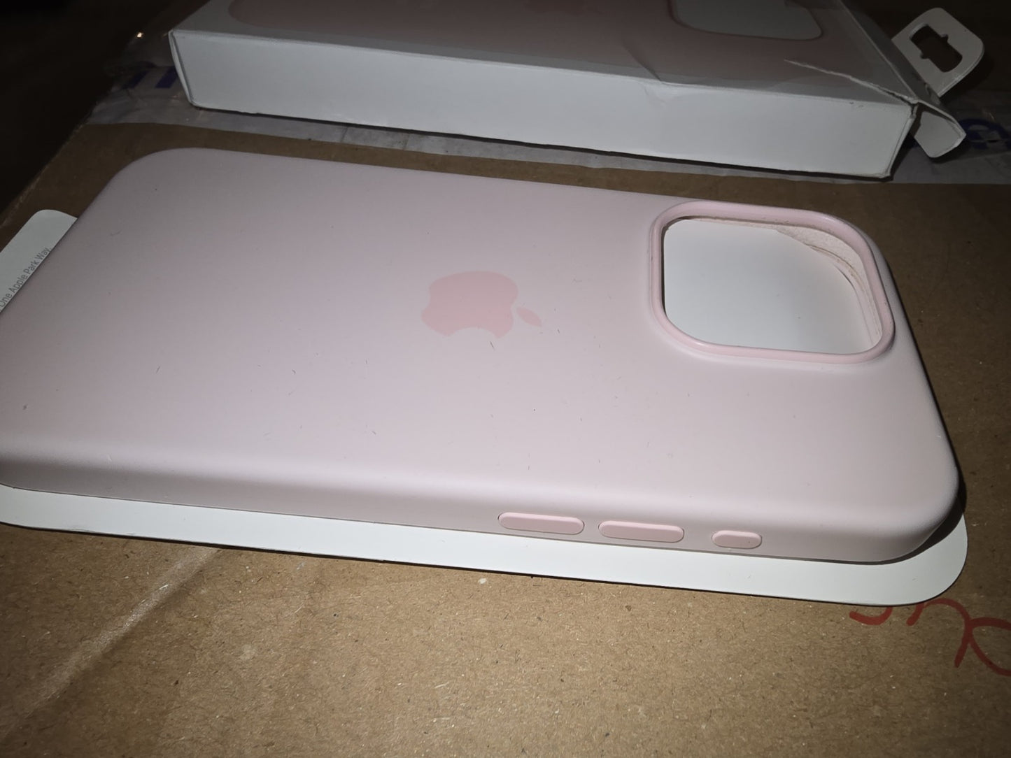 Apple Silikon Case mit MagSafe für iPhone 15 Pro - Hellrosa