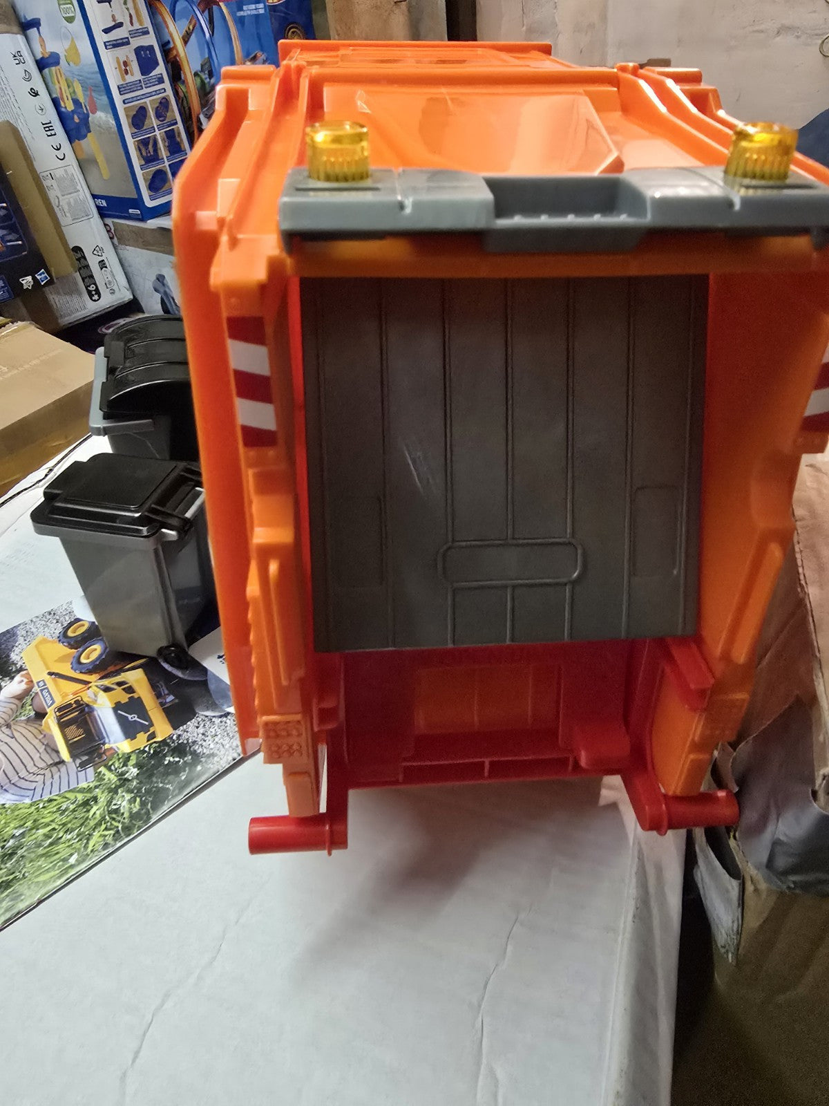 Lena 4614 Worxx Müllauto Mercedes Benz Arocs, Spielauto ca. 53 cm